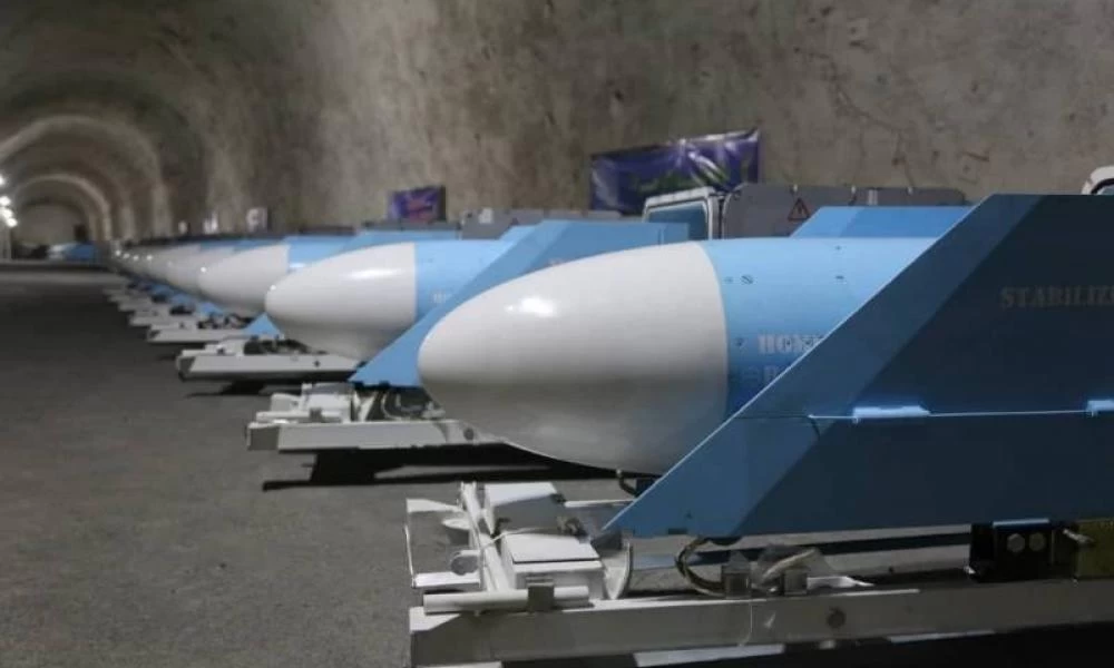 Κίνδυνος ανάφλεξης στον Περσικό Κόλπο: Οι Ιρανοί απειλούν με βαλλιστικούς πυραύλους τα αμερικανικά πλοία